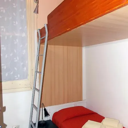 Diagonal Apartment
