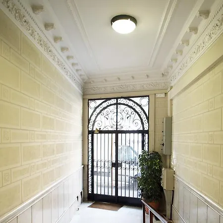 Apartment Diagonal *