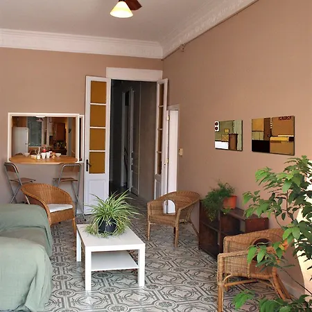 Apartment Diagonal *